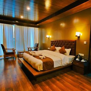 Hotel Aerovista - Best Selling Centrally Heated Hotel Near Mall Road Manali